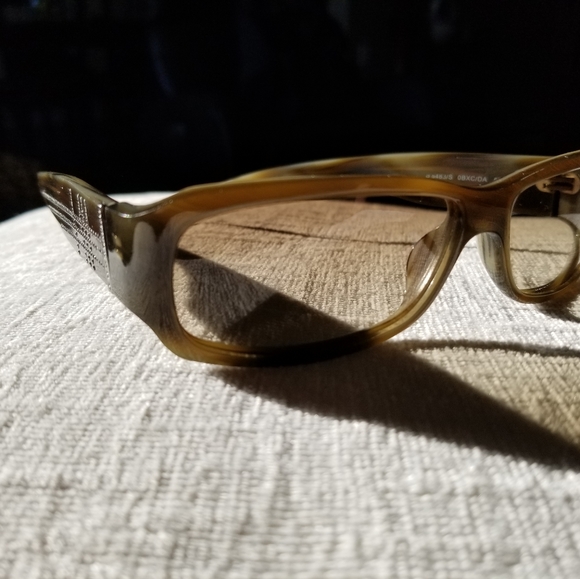 Burberry,  beautiful sunglasses - Picture 2 of 9